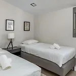 Top-Floor Apartment With Pool Ref 20