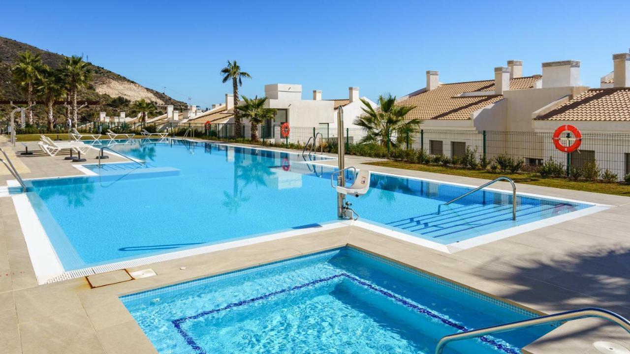 Top-floor With Pool Ref 20 *